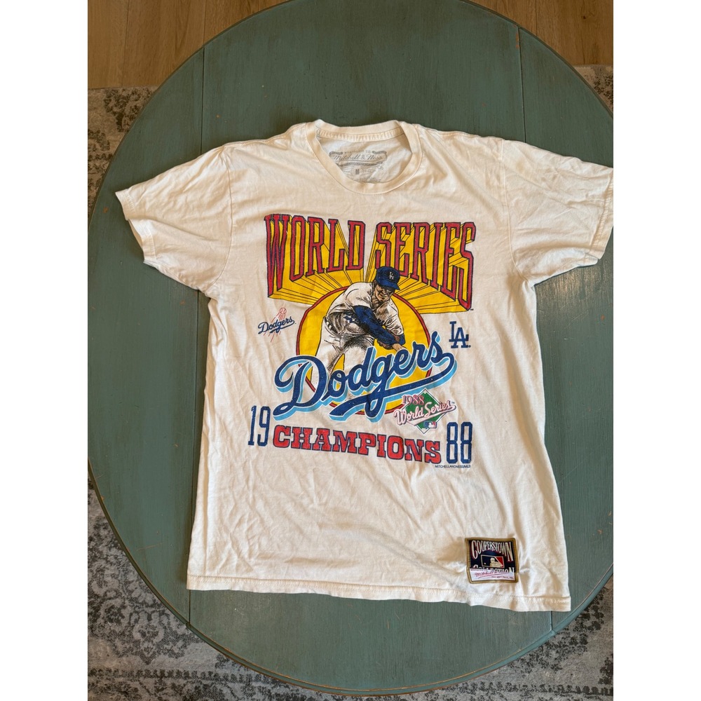 Mitchell & Ness LA Dodgers 1988 World Series Champions T-Shirt Mens Medium Cream